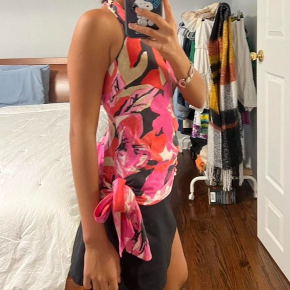 Banana Republic- silk halter top🩷🌸 - Picture 2 of 4